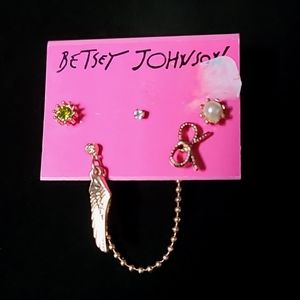 New Vintage! BETSEY JOHNSON Fly With Me Collection Mismatched Post Earrings.